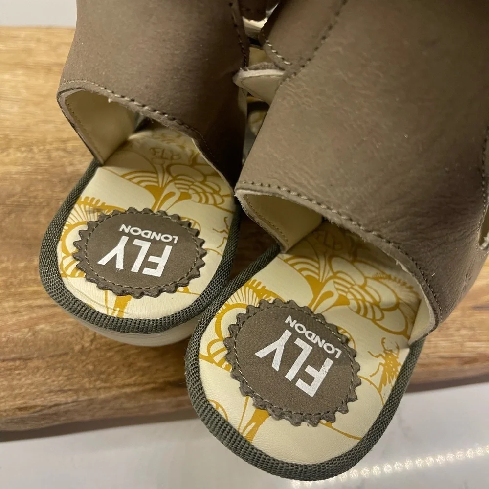 FLY London | Lace Up Sandal Wedge Khaki Green 39